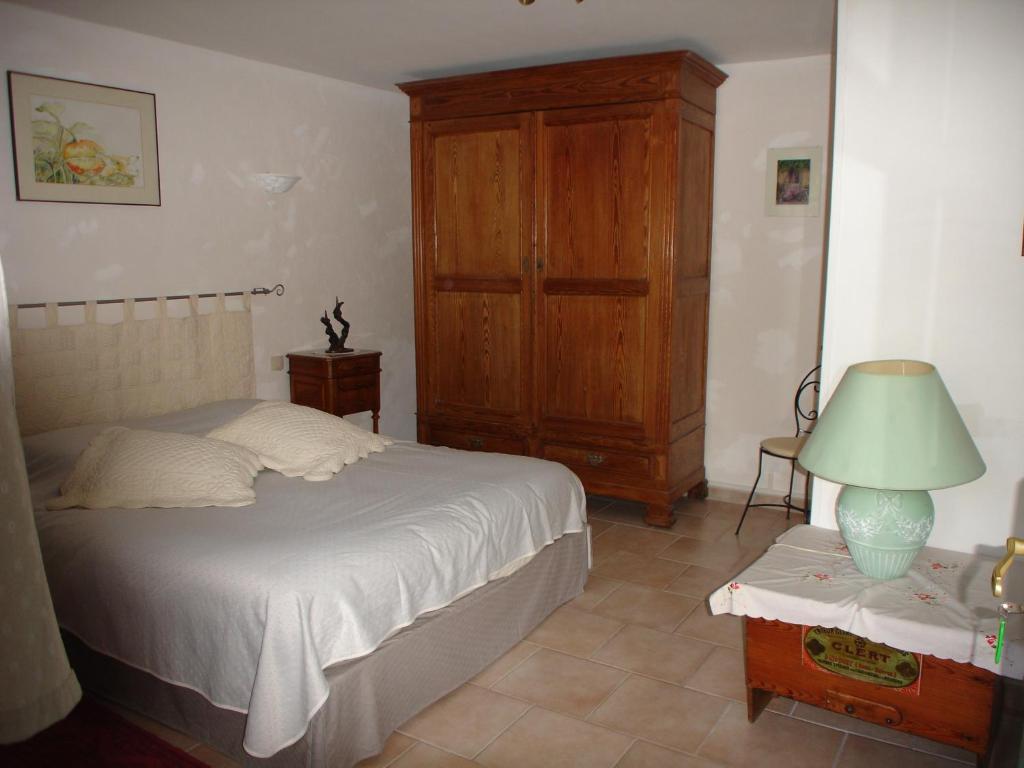 Domaine De La Grange Neuve Hotel La Roque-sur-Pernes Szoba fotó